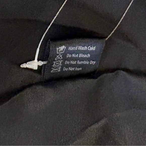 Womens Black Long Faux Fur V Neck Lined Vest, size Medium, New with Tags - Picture 11 of 12